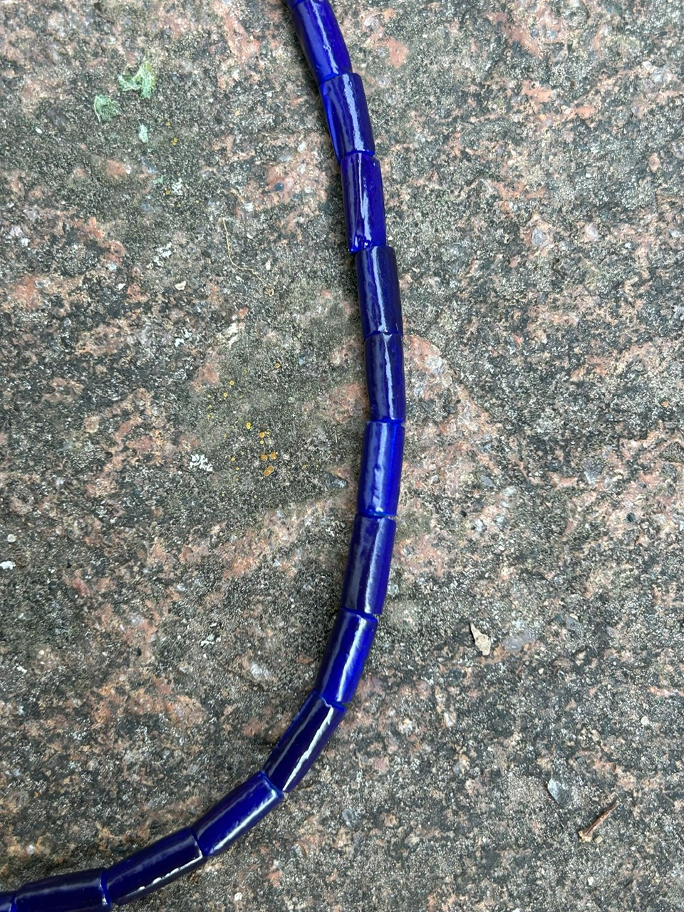 Wampum Beads, violett/bläulich gefärbtes Perlmutt 90 St.