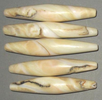 Muschelpipes, patiniert, dünn. 1St.