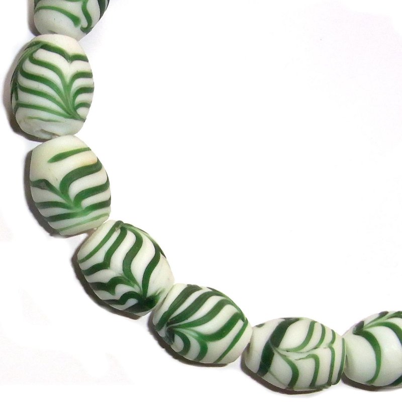 Featherbeads, ca.19x22mm Strang, versch. Farben