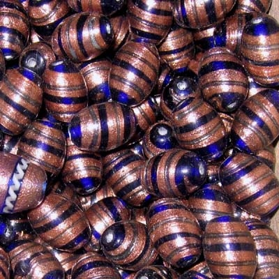 Glasperle mit Aventurin, blau, ca. 13x18mm.