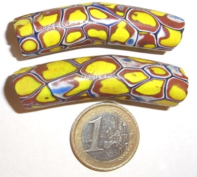 Alte Millefiori "Elbow" Perlen / 2 "XL" Perlen.