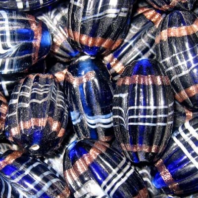 Glasperle mit Aventurin, blau, ca. 17x26mm.