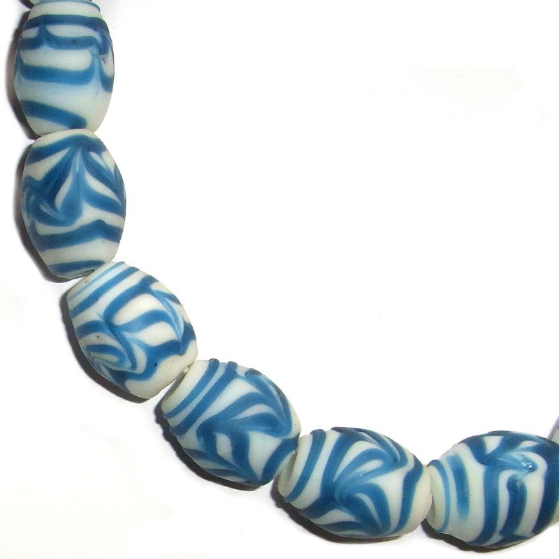 Featherbeads, ca.19x22mm Strang, versch. Farben
